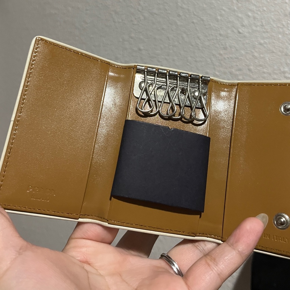 Prada Keyholder - Picture 7 of 9